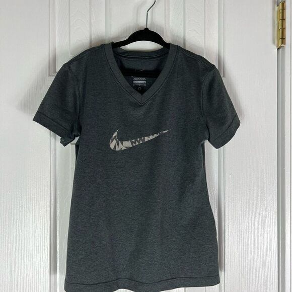 Nike Girls Shirt Size S 7/8 - Picture 1 of 2